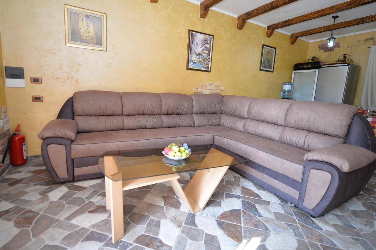 Vila Andrea Danilovgrad Exteriör bild